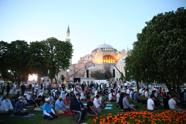 9998765419864519865413964189613333