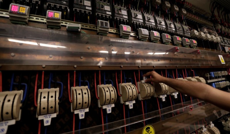 9999999876549875648975649876498765433333