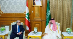 نواف سلام، ولي العهد السعودي، الأمير محمد بن سلمان، العلاقات السعودية اللبنانية، زيارة نواف سلام إلى السعودية، صلاة عيد الفطر في المسجد الحرام، المسجد الحرام، السعودية، جده، المملكة العربية السعودية، العلاقات الثنائية بين لبنان والسعودية، استقبال رسمي في السعودية، تهنئة عيد الفطر، نواف سلام في السعودية، القنصل العام اللبناني في السعودية، السفير السعودي لدى لبنان، التعاون بين لبنان والسعودية، زيارة رسمية للسعودية، الملك عبد العزيز الدولي، المراسم الملكية في مكة, Naufal Salam, Saudi Crown Prince, Prince Mohammed bin Salman, Saudi-Lebanese relations, Naufal Salam’s visit to Saudi Arabia, Eid al-Fitr prayer at the Grand Mosque, Grand Mosque, Saudi Arabia, Jeddah, Kingdom of Saudi Arabia, bilateral relations between Lebanon and Saudi Arabia, official reception in Saudi Arabia, Eid al-Fitr greetings, Naufal Salam in Saudi Arabia, Lebanese Consul General in Saudi Arabia, Saudi Ambassador to Lebanon, Lebanon-Saudi cooperation, official visit to Saudi Arabia, King Abdulaziz International Airport, Royal Protocols in Mecca