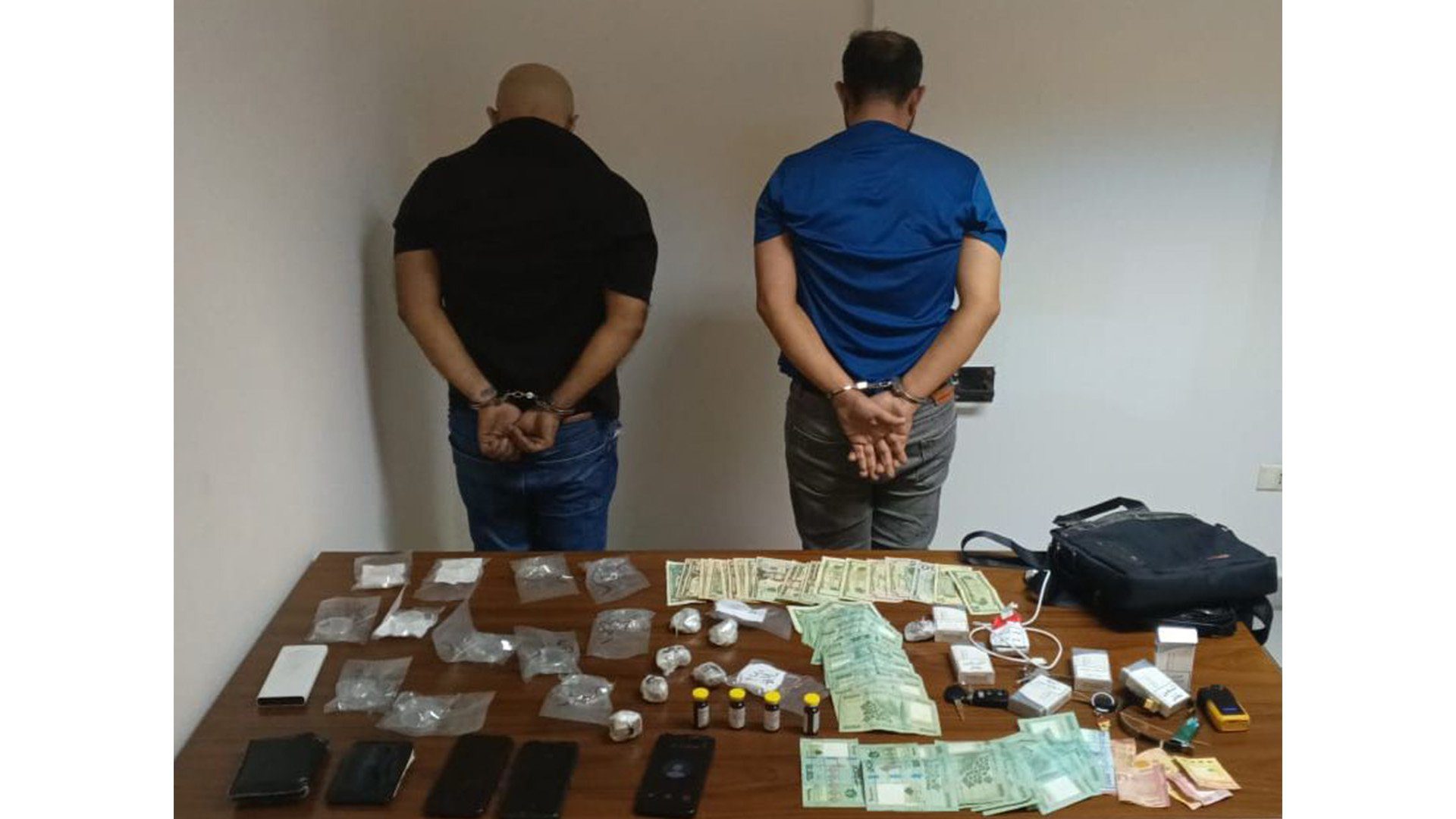 القبض على مروّجي مخدرات في الزلقا بالجرم المشهود 99999997984697469784694469633333