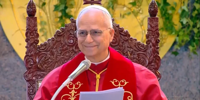 البابا لاوون الرابع عشر يفاجئ الحاضرين في حريصا بعبارة عربية سلام المسيح